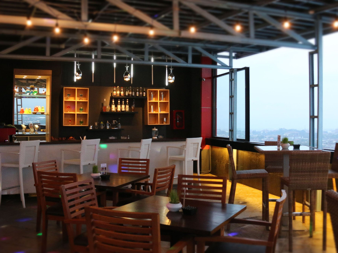 Nirvana Pool & Lounge