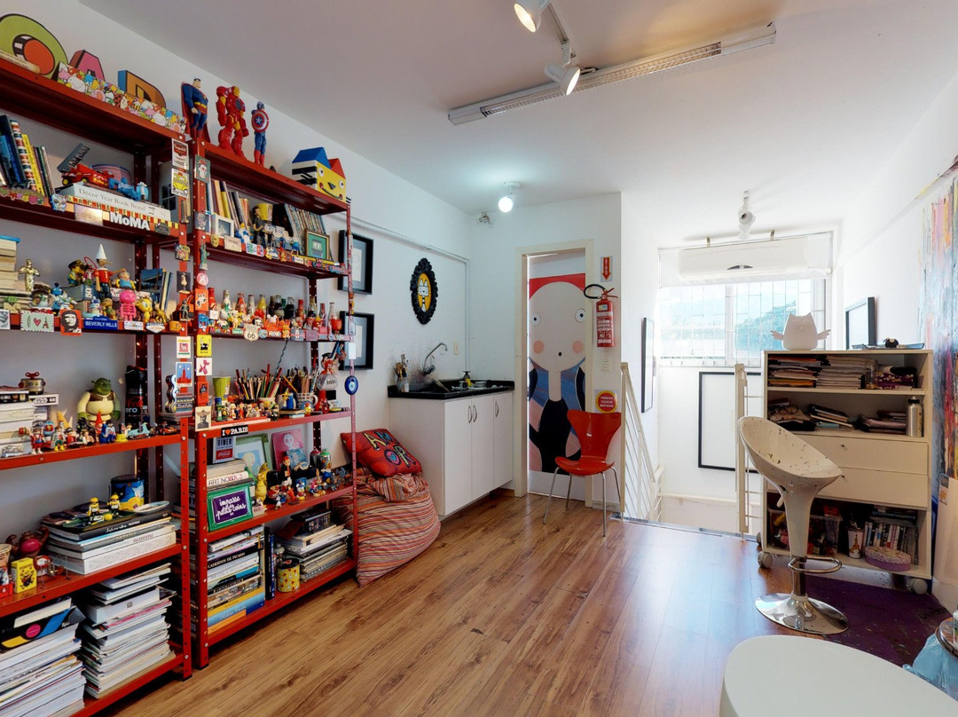 Galeria de Arte Luciano Martins-Lagoa da Conceicao必去景点