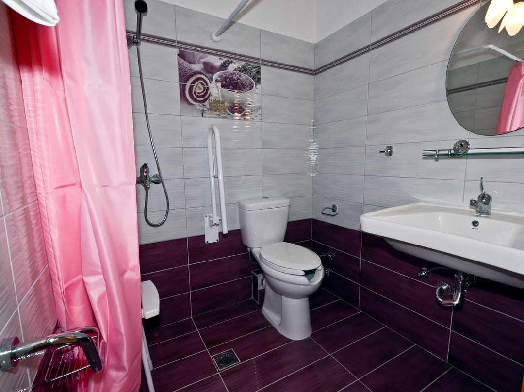 Oasis Deluxe Apartments主图