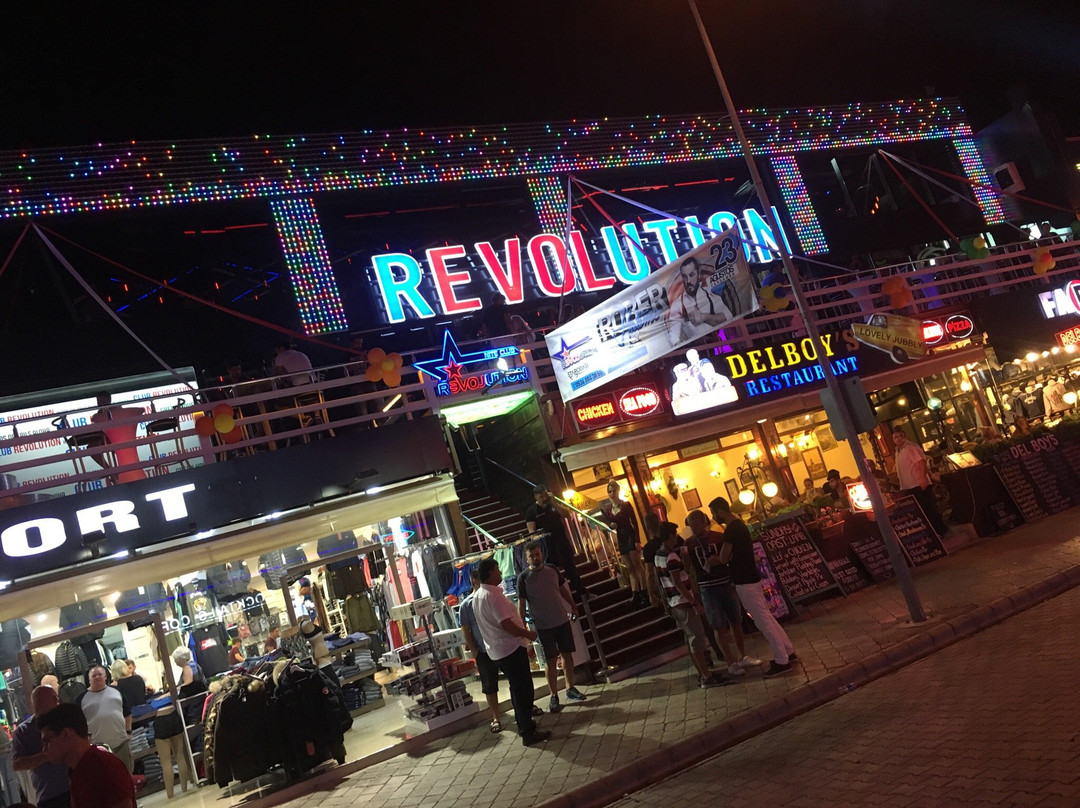 Revolution Night Club景点图片