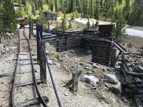 Washington Mine Site and Milling Exhibit-布雷肯里奇必去景点