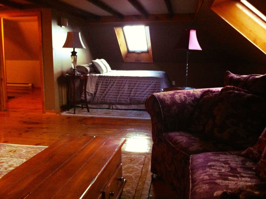 Bear Hug Bed & Breakfast主图