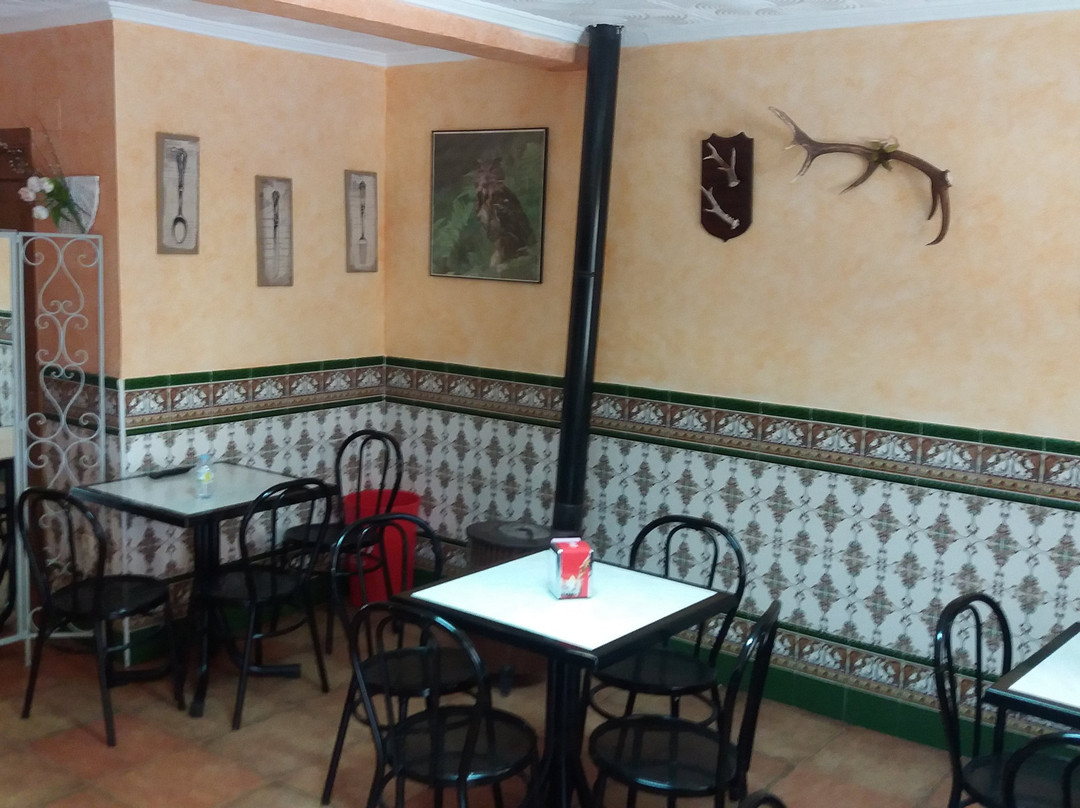 Santa Maria de la Alameda餐馆和美食-Bar "La Gila"