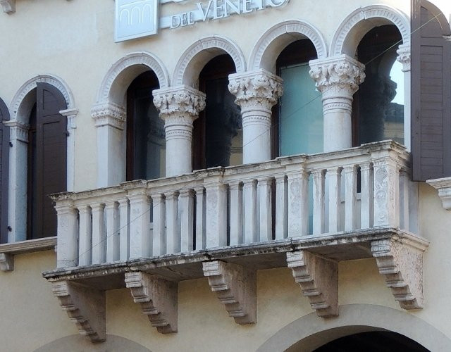Palazzo Doglioni-贝卢诺必去景点