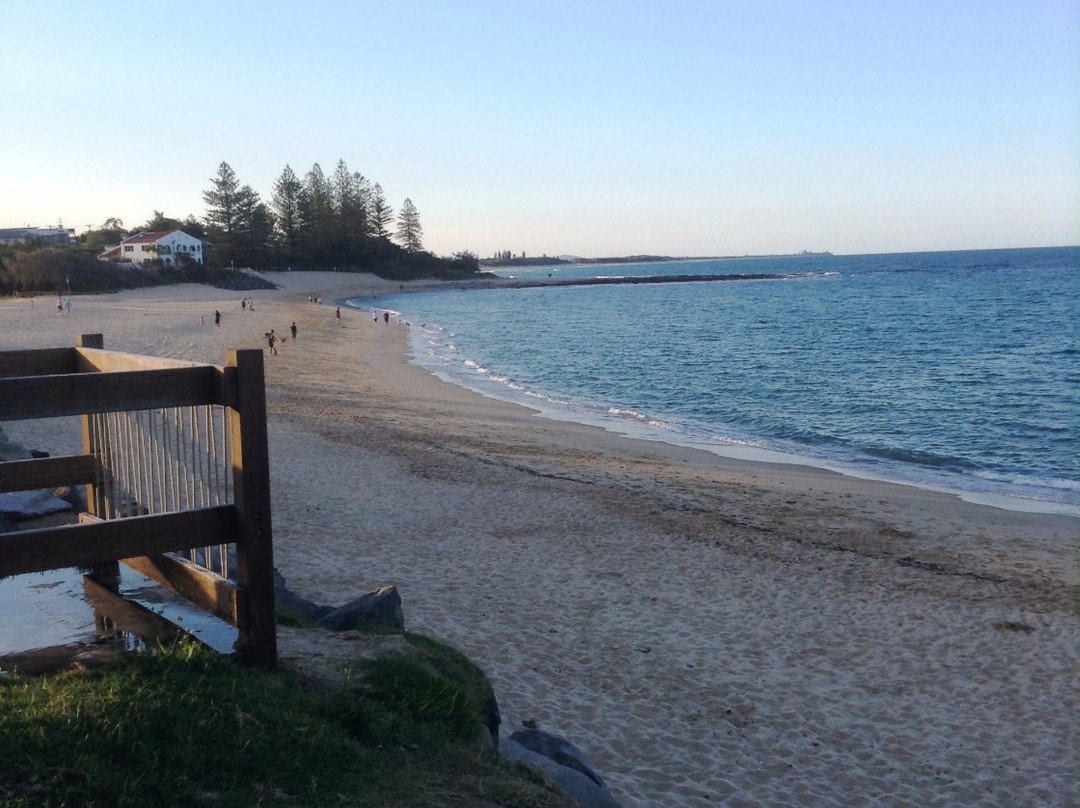 Moffat Beach景点图片