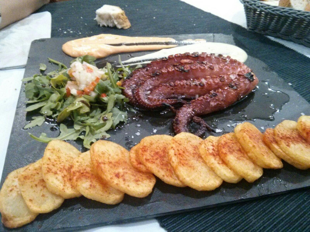 阿维莱斯餐馆和美食-El Poeta