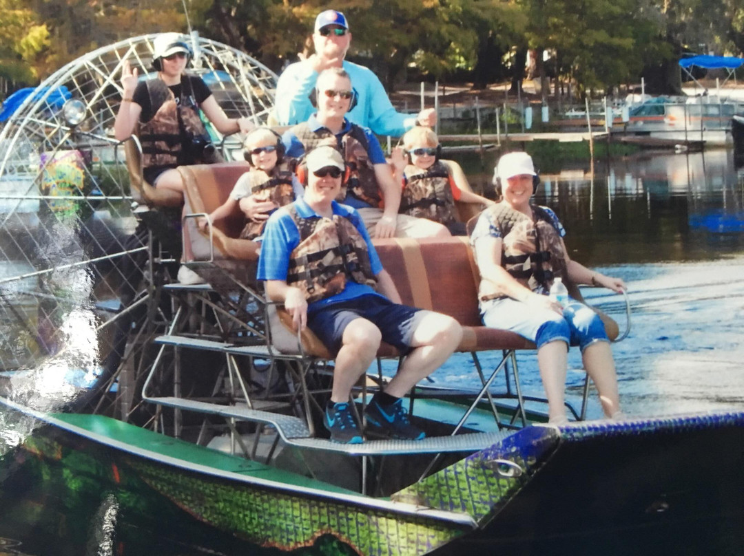 Camp Mack's River Resort Airboat Rides景点图片