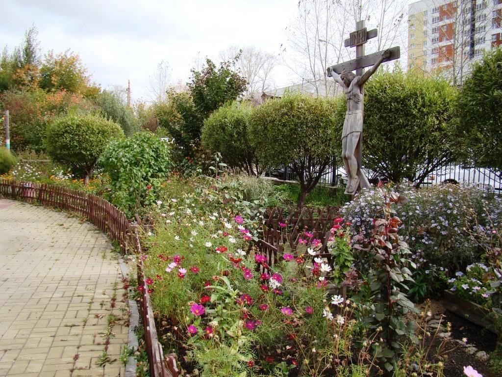 Kasperovskaya Temple in Honor of Blessed Virgin Mary Icon景点图片