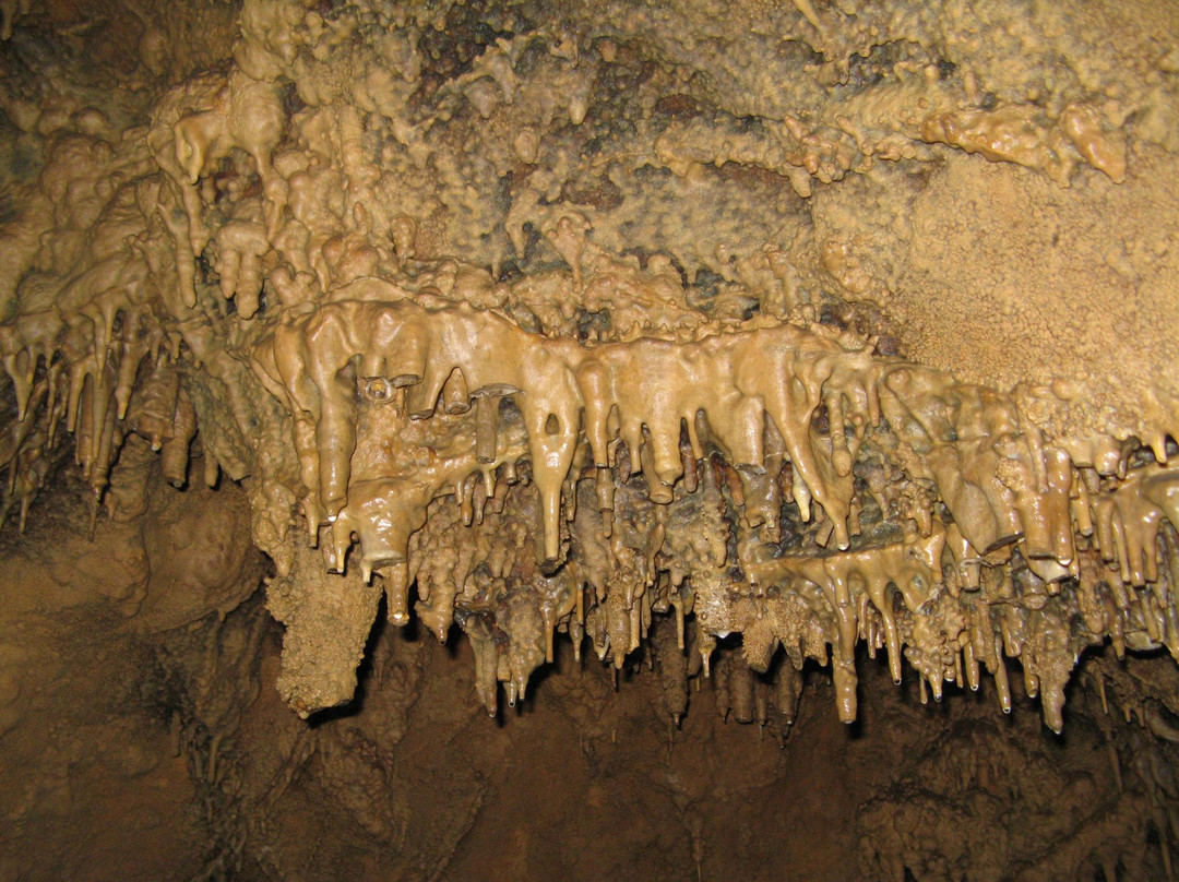 Borodinskaya Cave景点图片