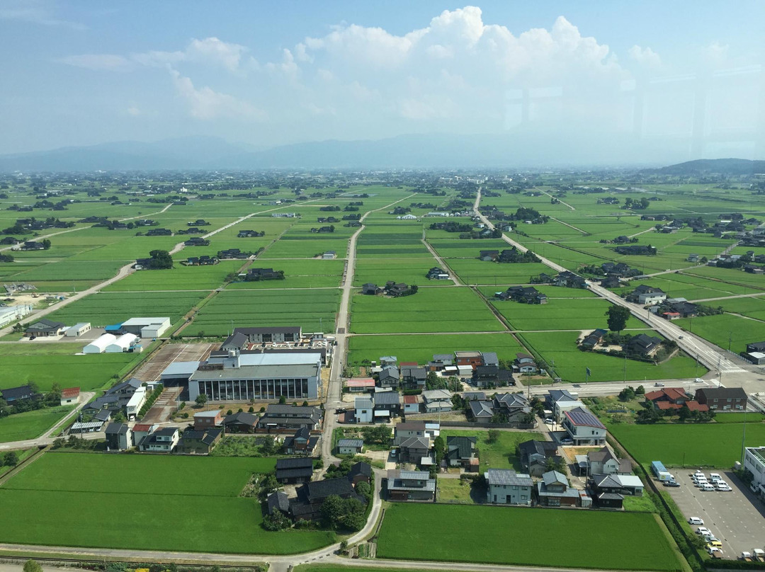 Cross Land Oyabe-小矢部市必去景点