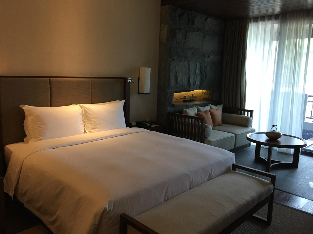 海南七仙岭温泉度假酒店主图