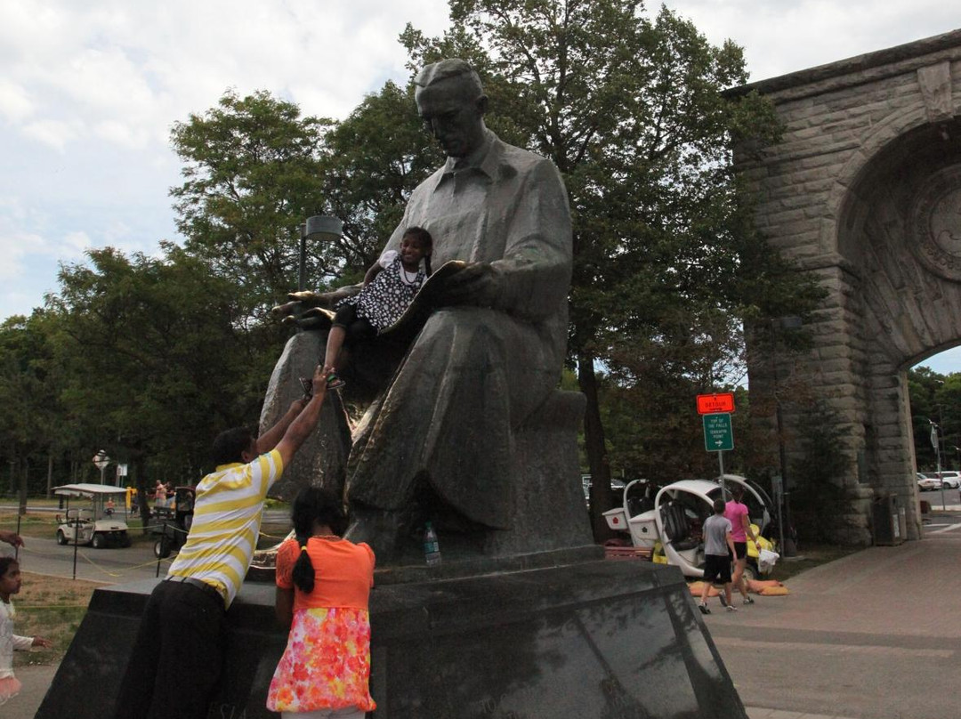 Hyde Park-尼亚加拉大瀑布必去景点