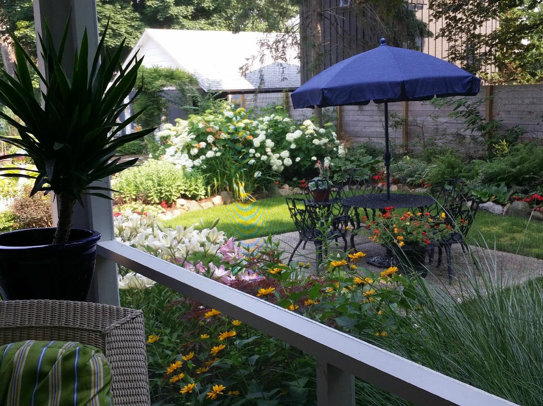 Douglas House B&B主图