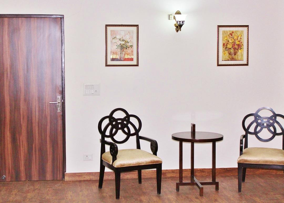 Adhunik Hotel Behror主图