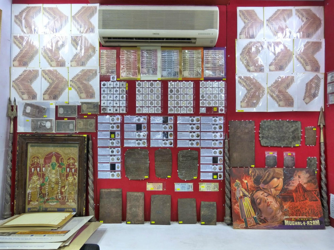 Numismatic Art Gallery by Twentieth Century Coins景点图片