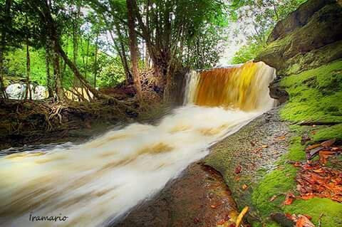 Presidente Figueiredo旅游景点-Cachoeira das Araras