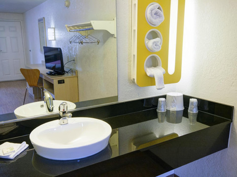 西弗吉尼亚十字巷 6 号汽车旅馆 - 戈夫山大道