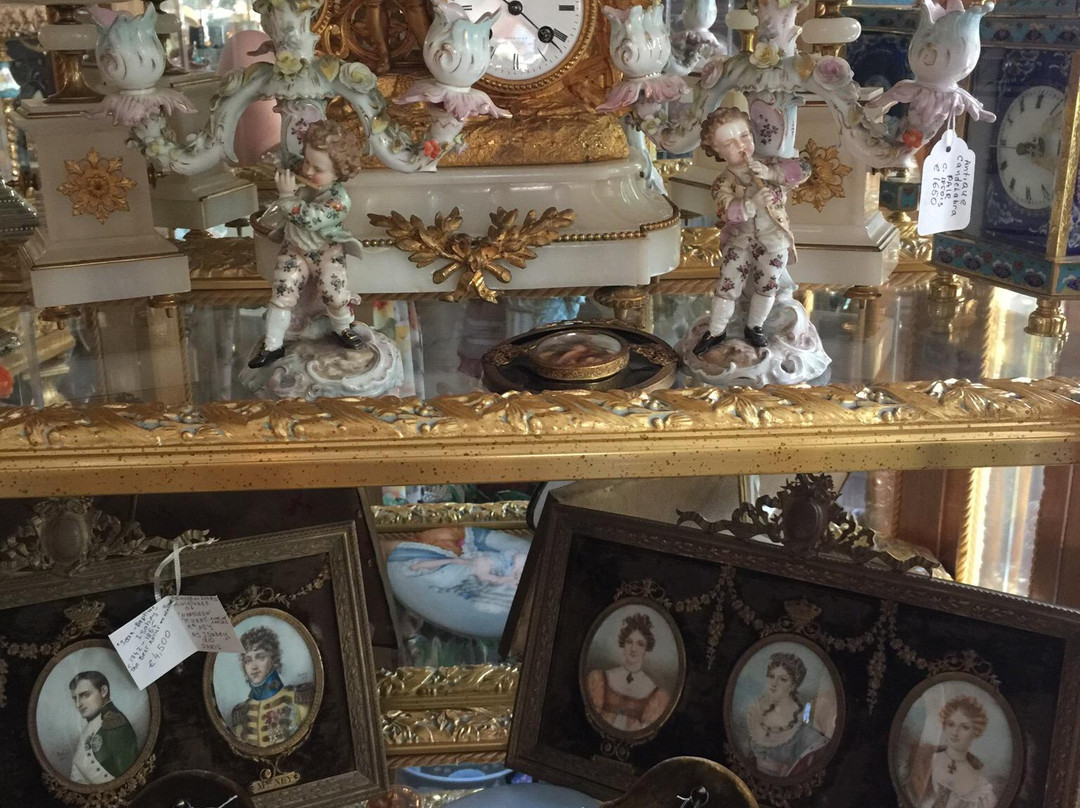 Bells Plaza Antiques and Collectables-利马索尔必去景点