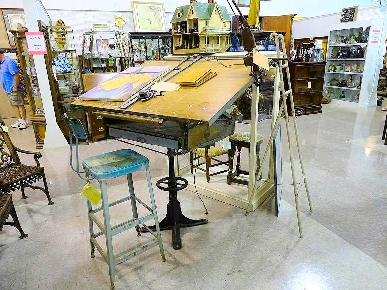 Antique Market Place景点图片