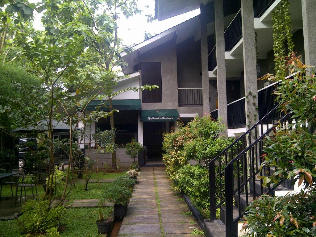 Safwah Bintaro Training Center Guest House & Resto-浴室