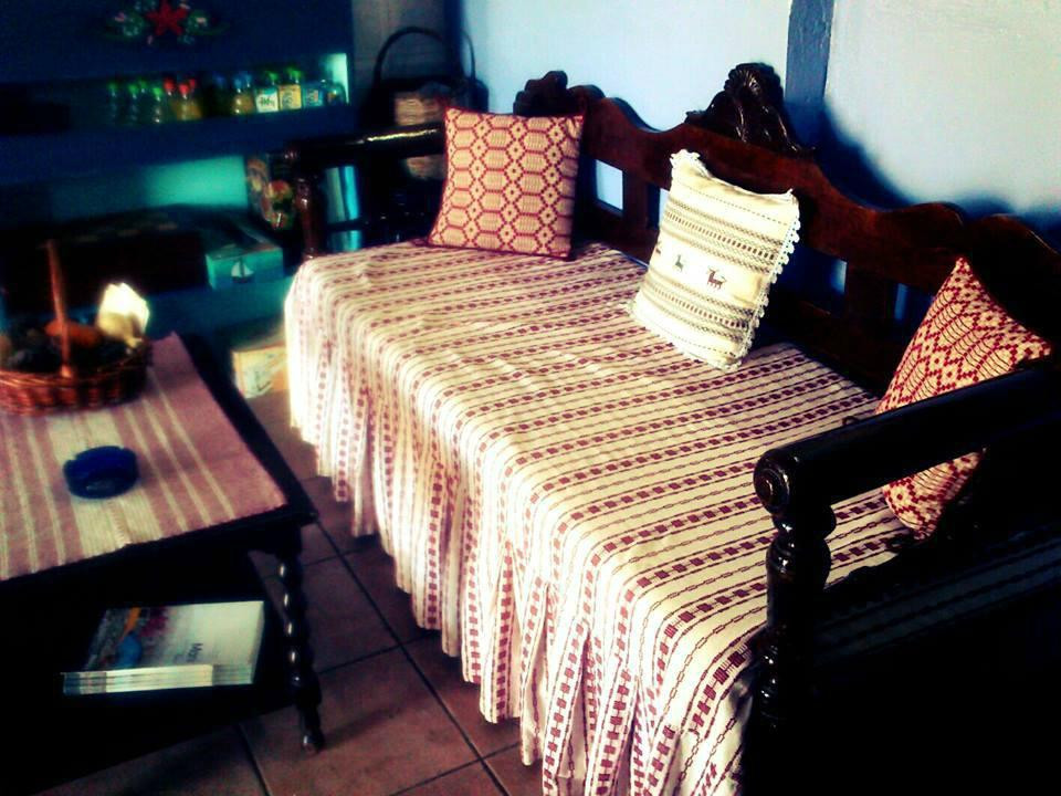 Moni餐馆和美食-To Pefko