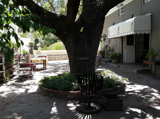 Old Oak Manor and Cafe Felix主图