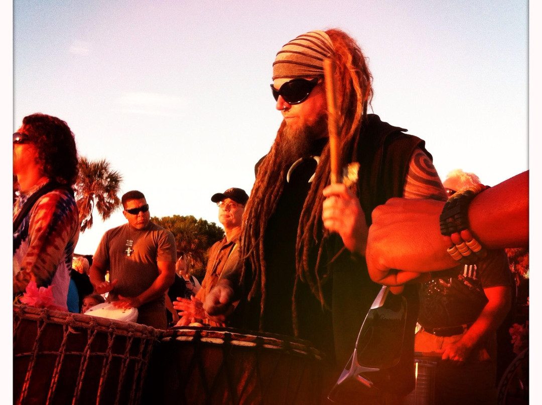 Siesta Key Drum Circle-萨拉索塔必去景点