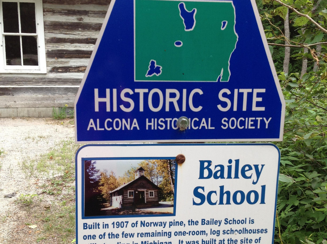 Bailey School景点图片