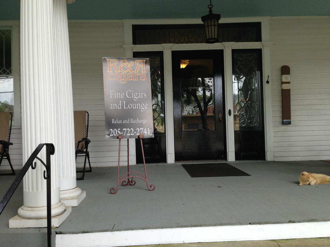 R&R Cigars-塔斯卡卢萨县必去景点