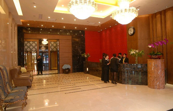 金色阳光大酒店主图