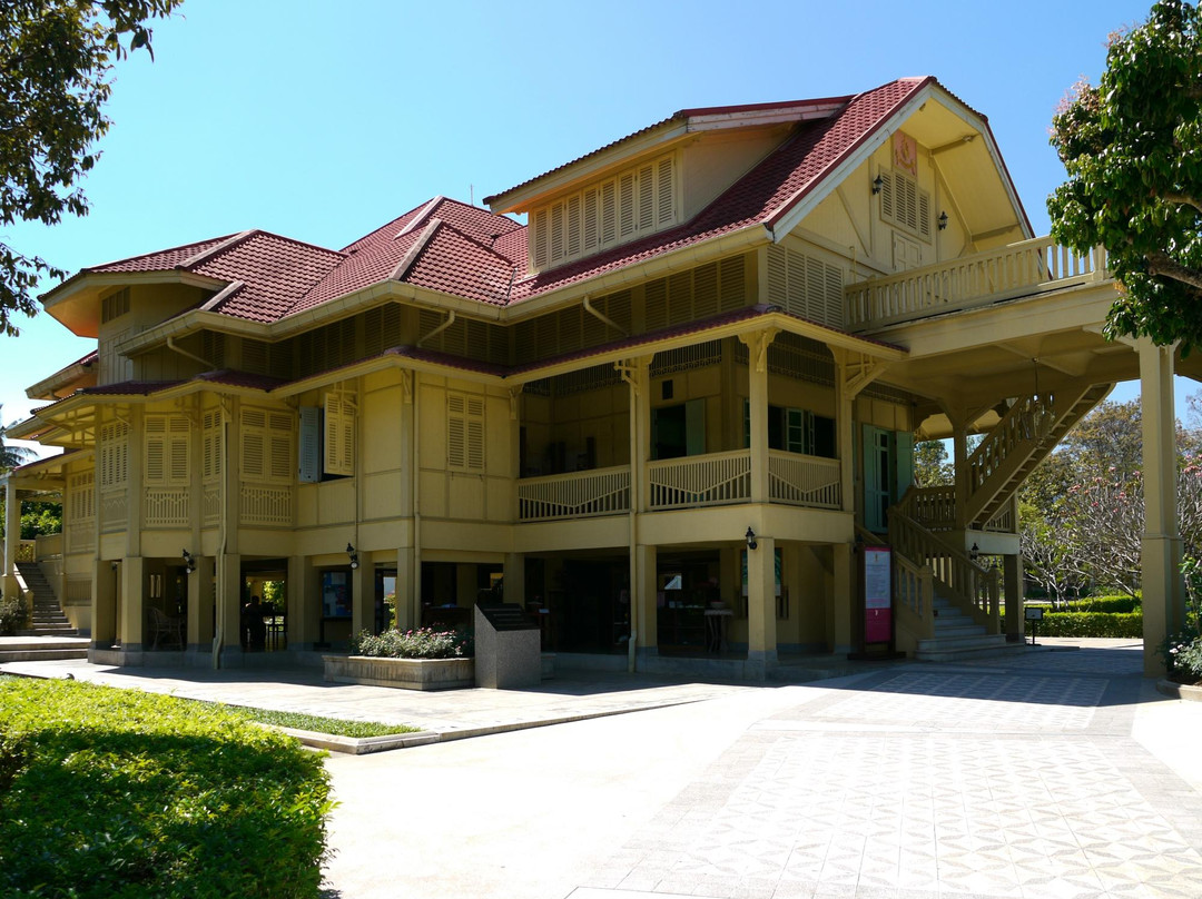 The Dara Pirom Palace-夜林必去景点