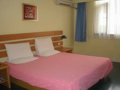 保定如家火车站店主图