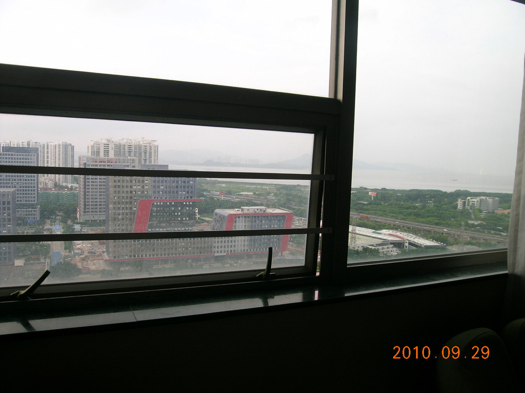 香榭丽宫酒店主图