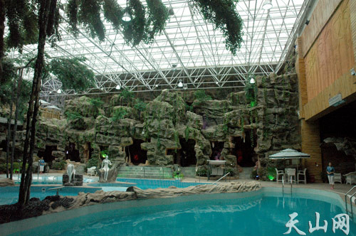 维斯特温泉假日酒店主图