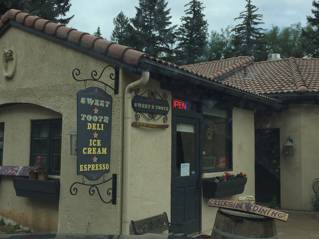 Sweet Tooth Cafe and Ice Cream