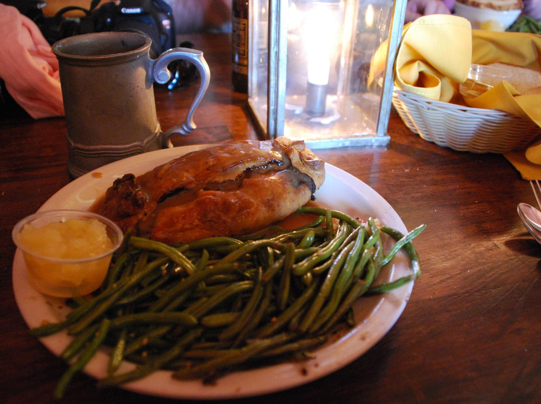 Forest Falls餐馆和美食-Hawk's Head Public House