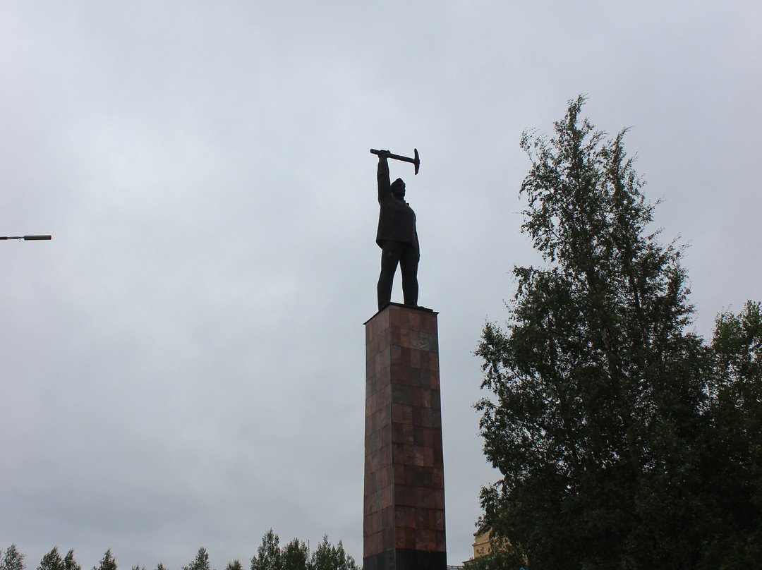 Obelisk «Pokoritelyam Monche-Tundry»景点图片
