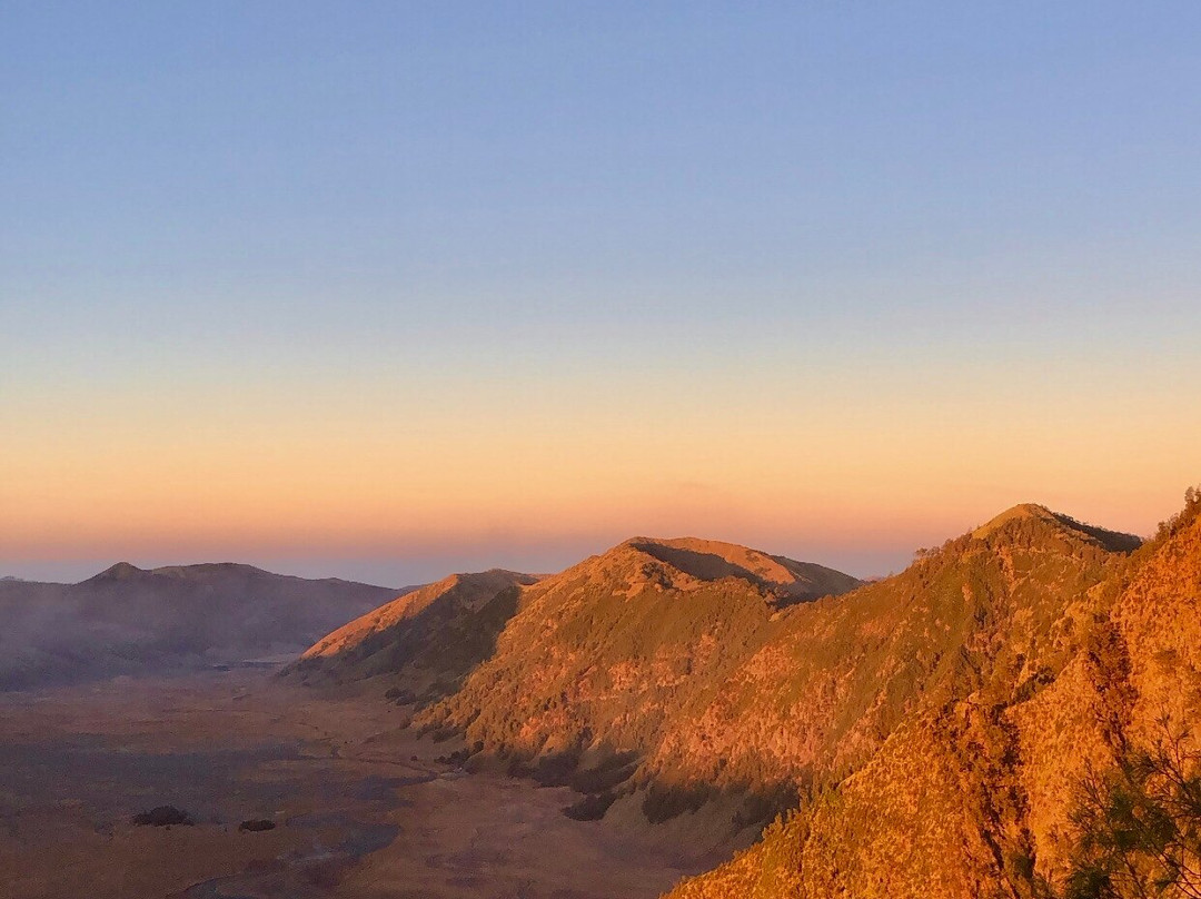 East Journey Travel-泗水必去景点