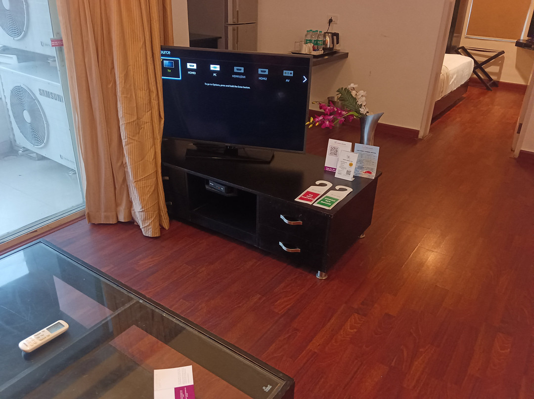 浦那皇家奥奇德中心酒店主图