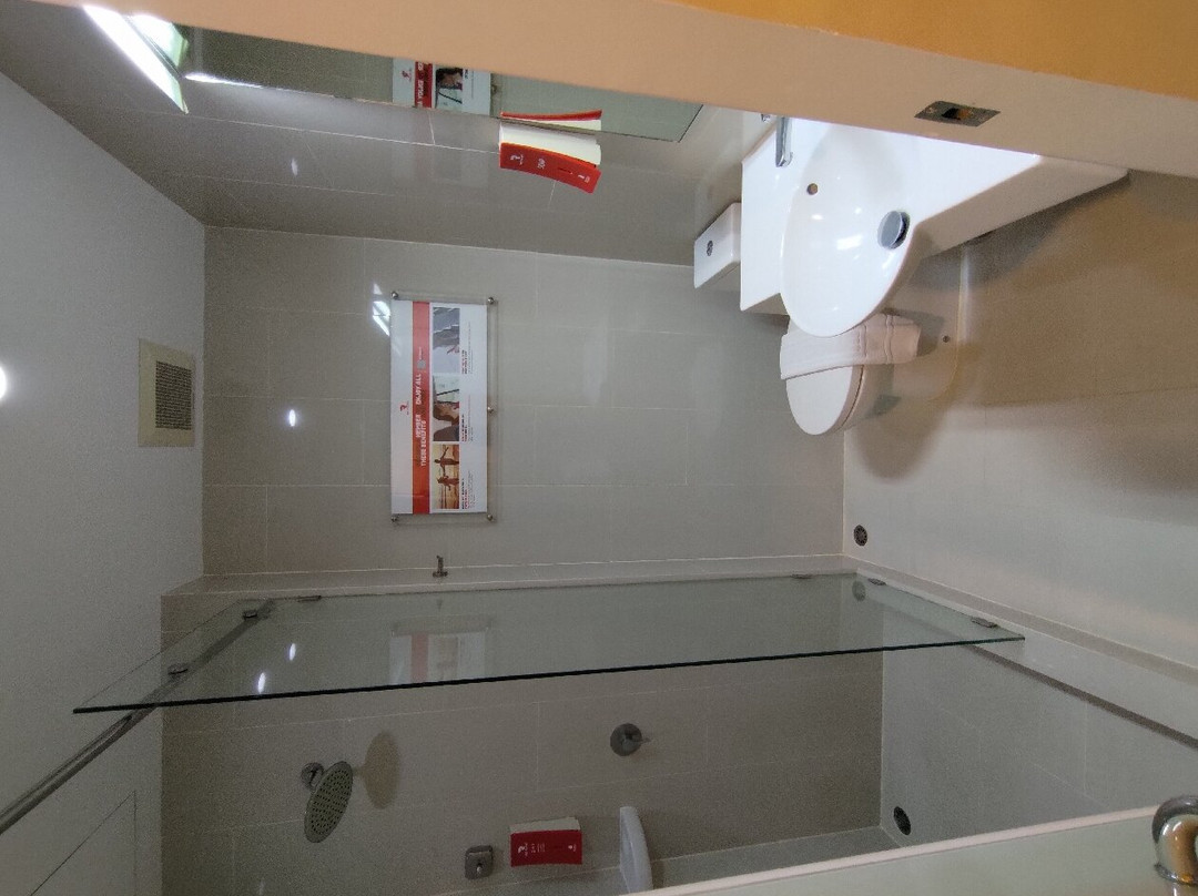 芭堤雅红色星球酒店主图