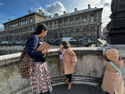 Tours With Valeria-巴黎必去景点