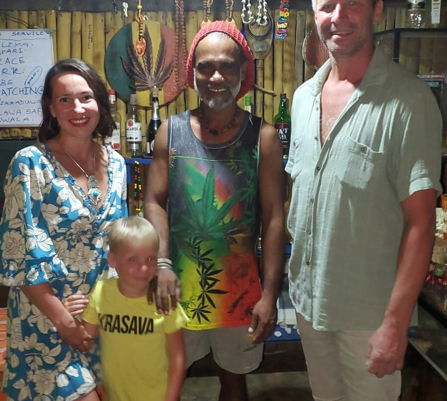 孔雀海滩酒店主图