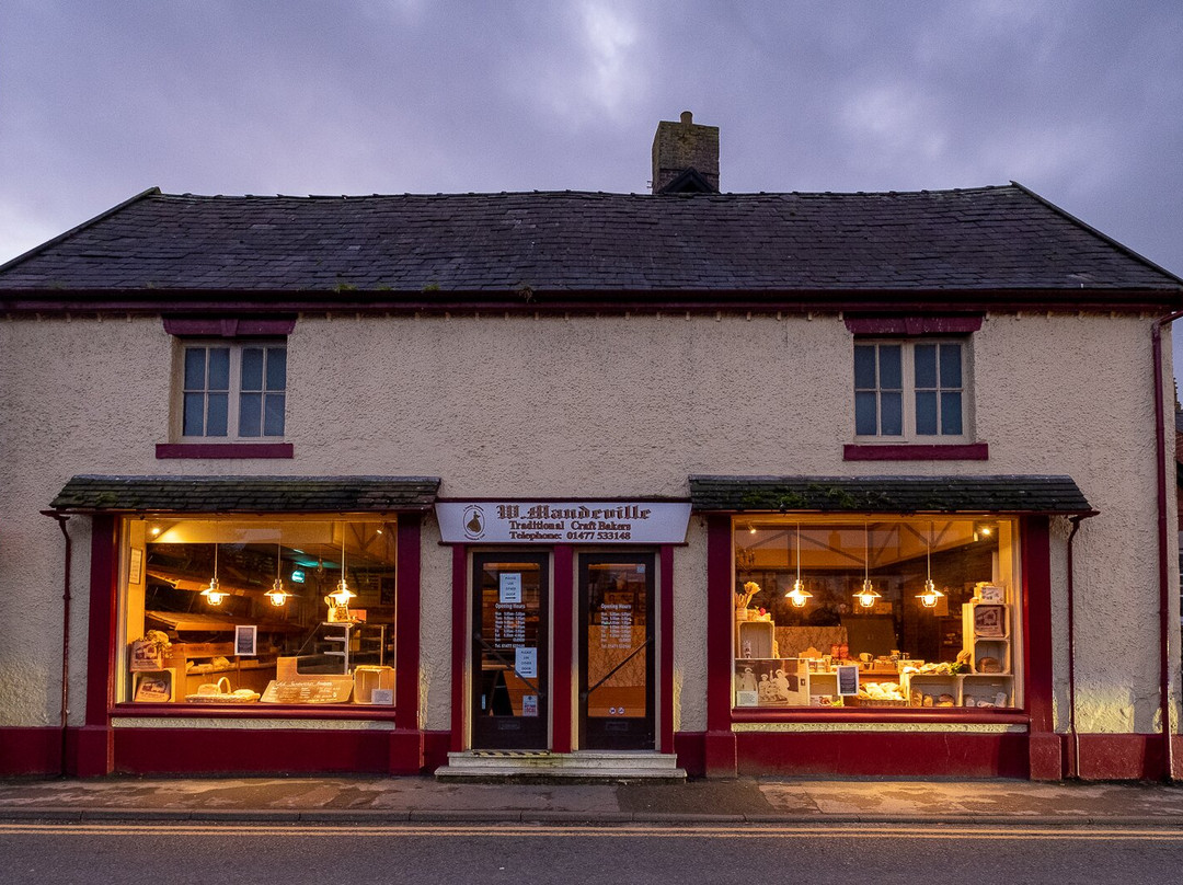 Harry's Home Village Tours-Holmes Chapel必去景点