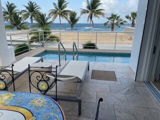 珊瑚海滩俱乐部主图