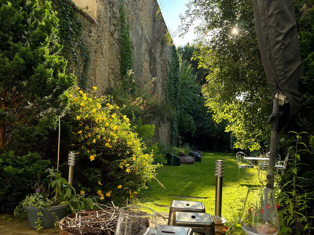 利斯花园酒店主图