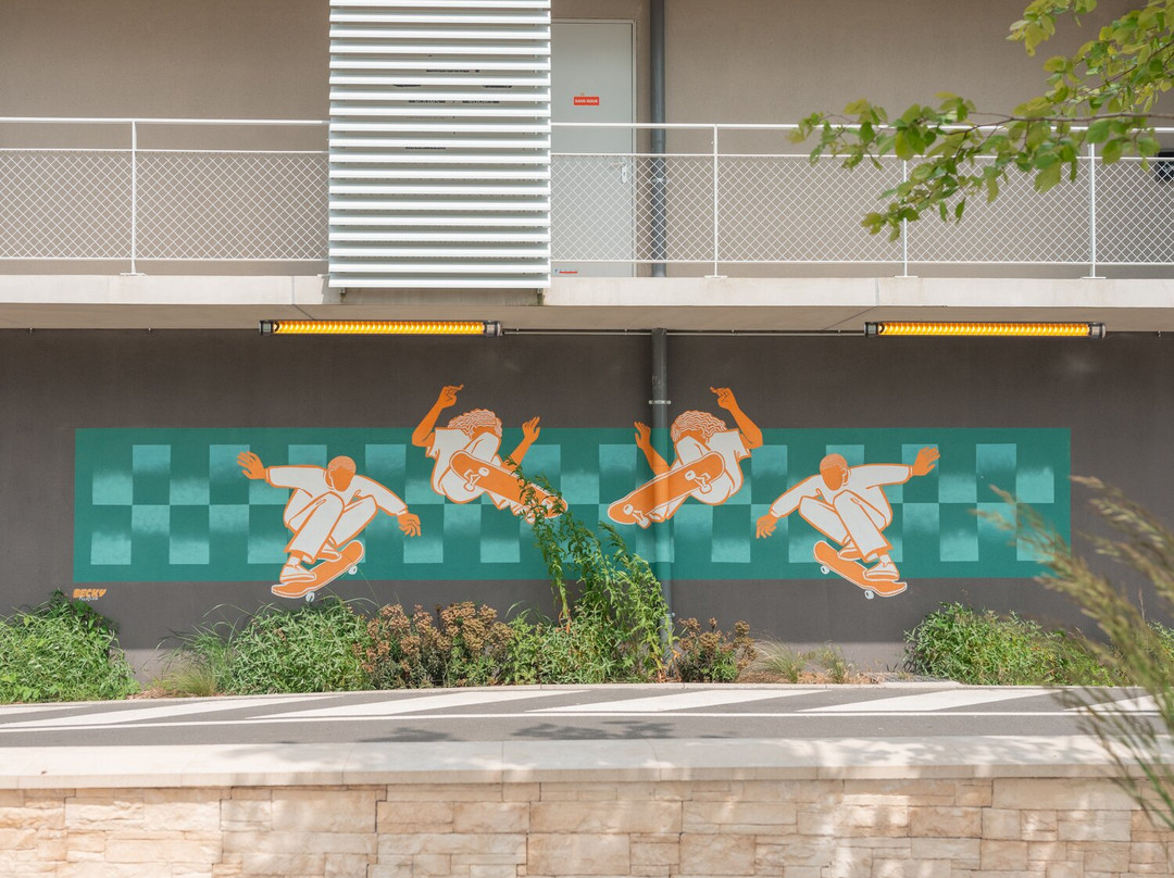 华西戴高乐机场Eklo酒店