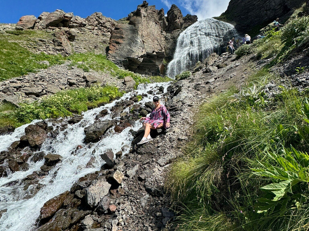 Waterfall Devichi Kosy景点图片