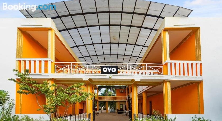 Capital O 81676 Ecr Binny's Resort