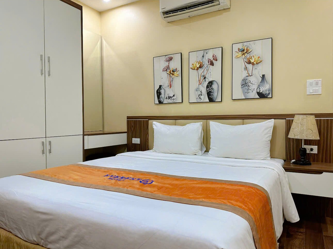 Everest Hotel主图