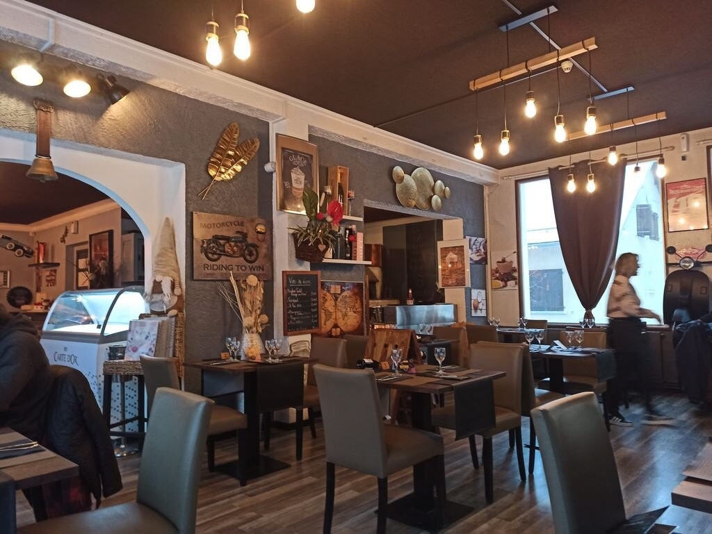 拉特里尼特酒店主图